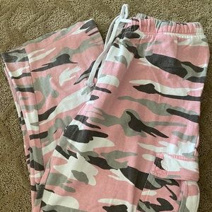 Size Large Pink Camo Cargo Sweatpants